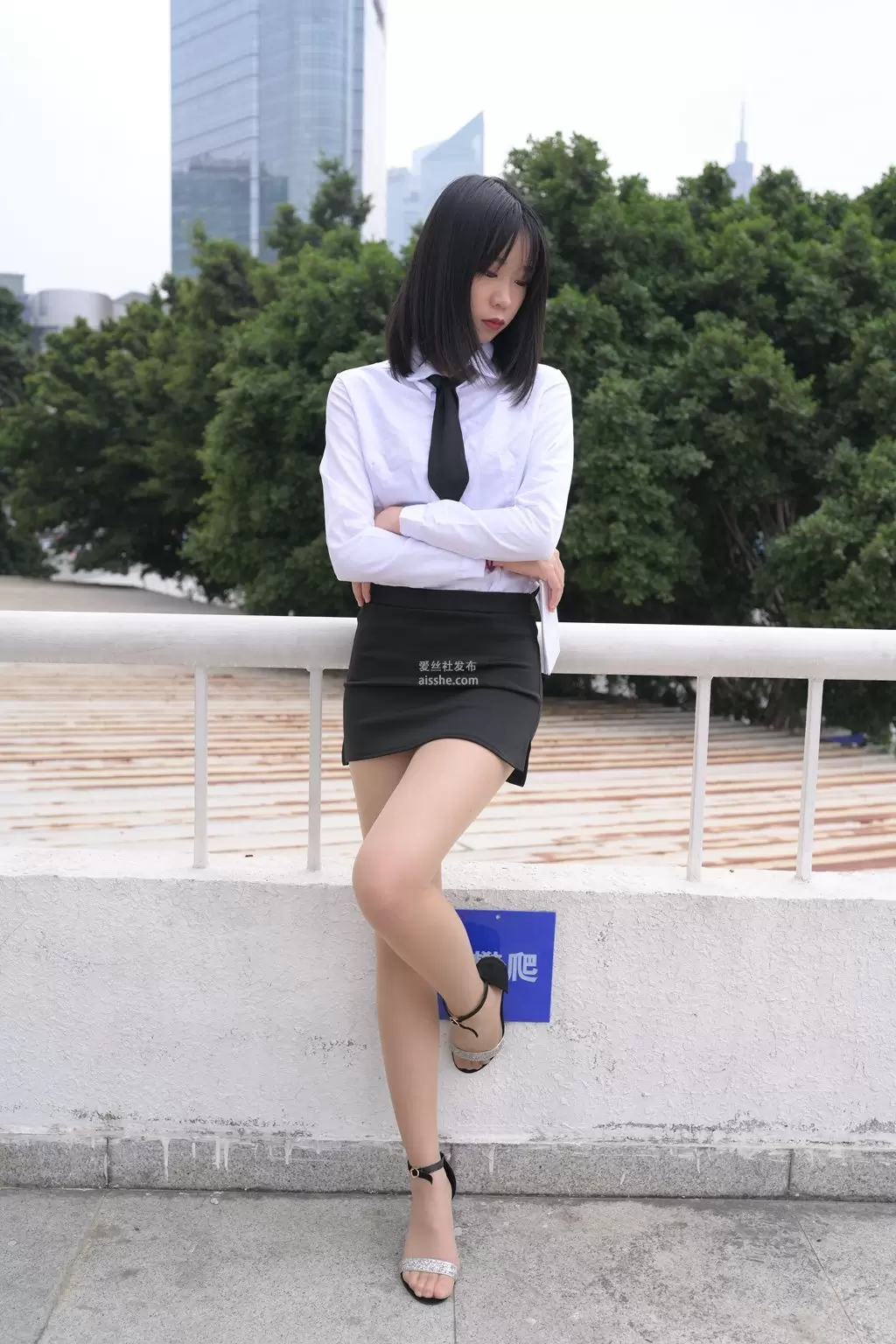 魔镜街拍 NO.084 程生街拍-商城推销美女长腿肉丝制服 时尚街拍美女合集-丽图阁