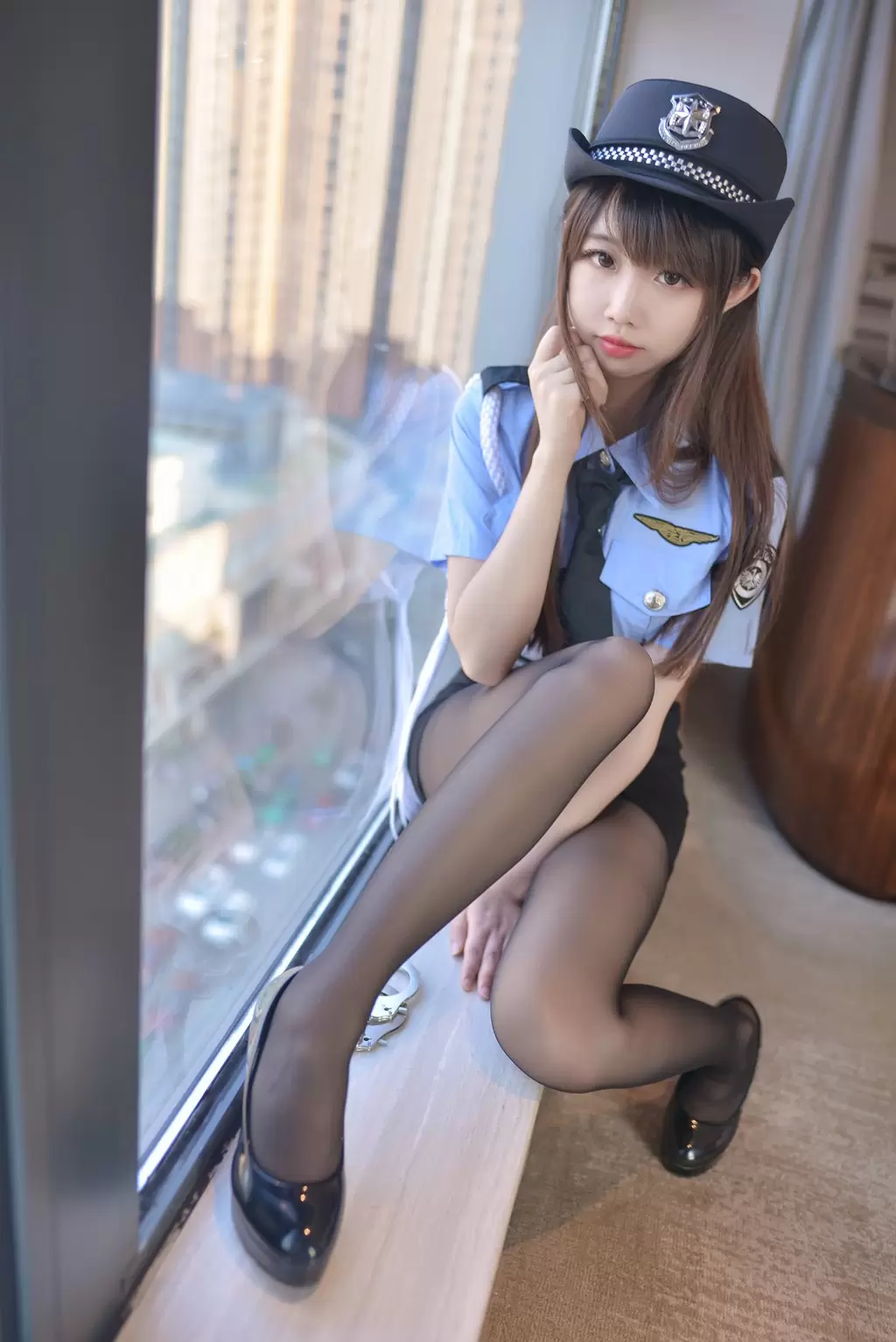 微博红人Coser@雪琪SAMA 女警 美女经典黑丝写真套图-丽图阁