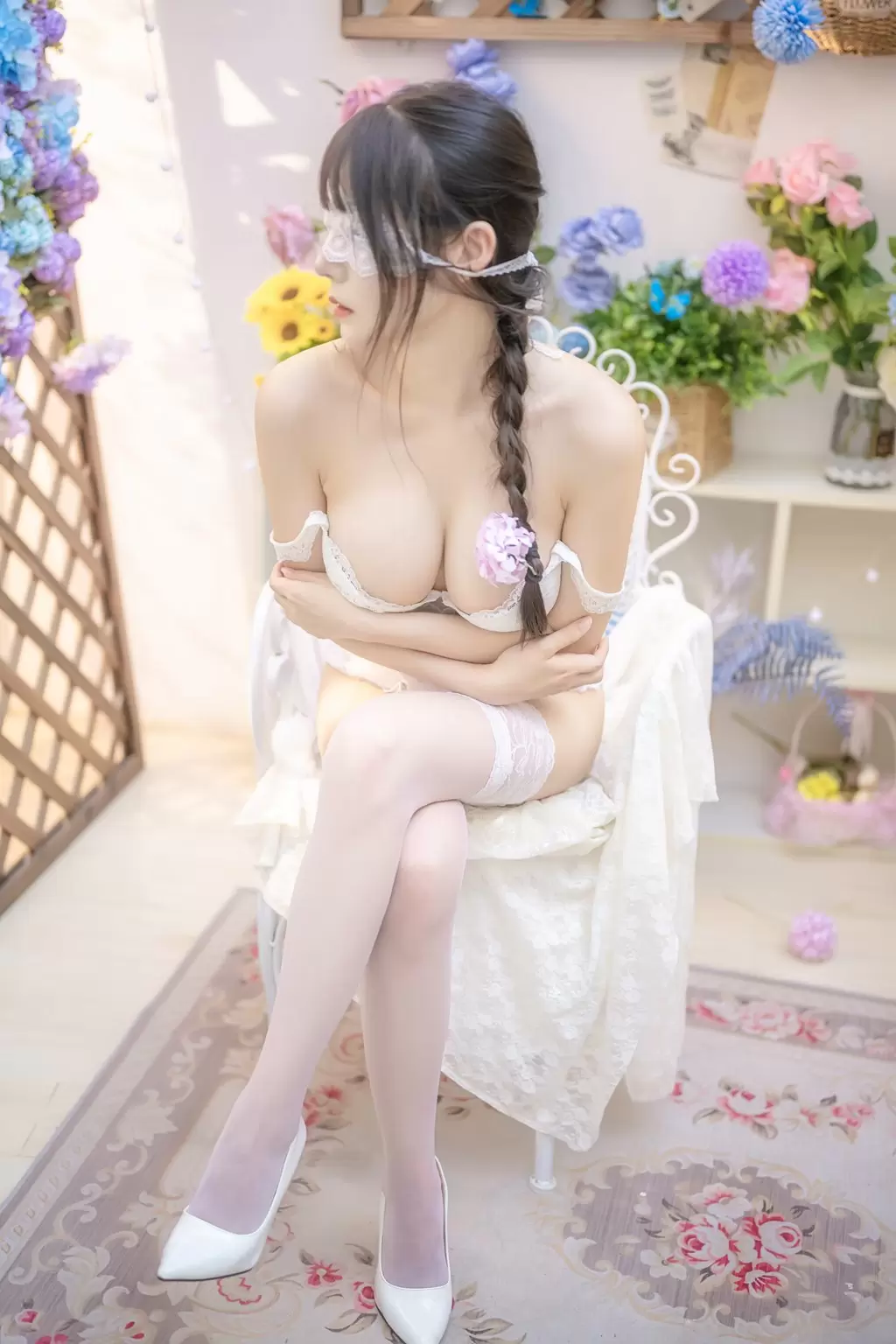 网紅Coser@香草喵露露 白色花房 美女写真图片-丽图阁