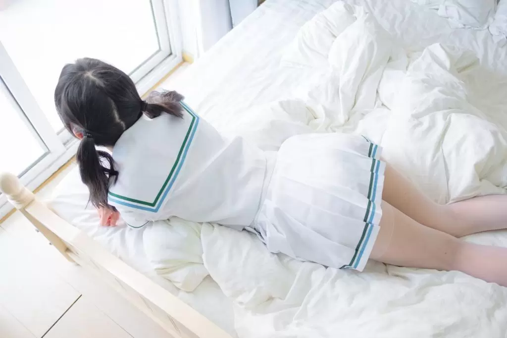 网紅Coser 阿诺不是施瓦辛戈 –013– 白色死库水制服JK 清纯美女套图-丽图阁