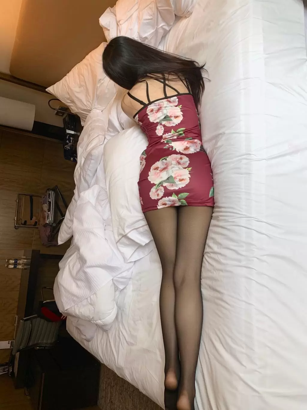 网红Coser 哈比@丝袜美腿微博合辑8-2 惊艳好看高清美女壁纸-丽图阁