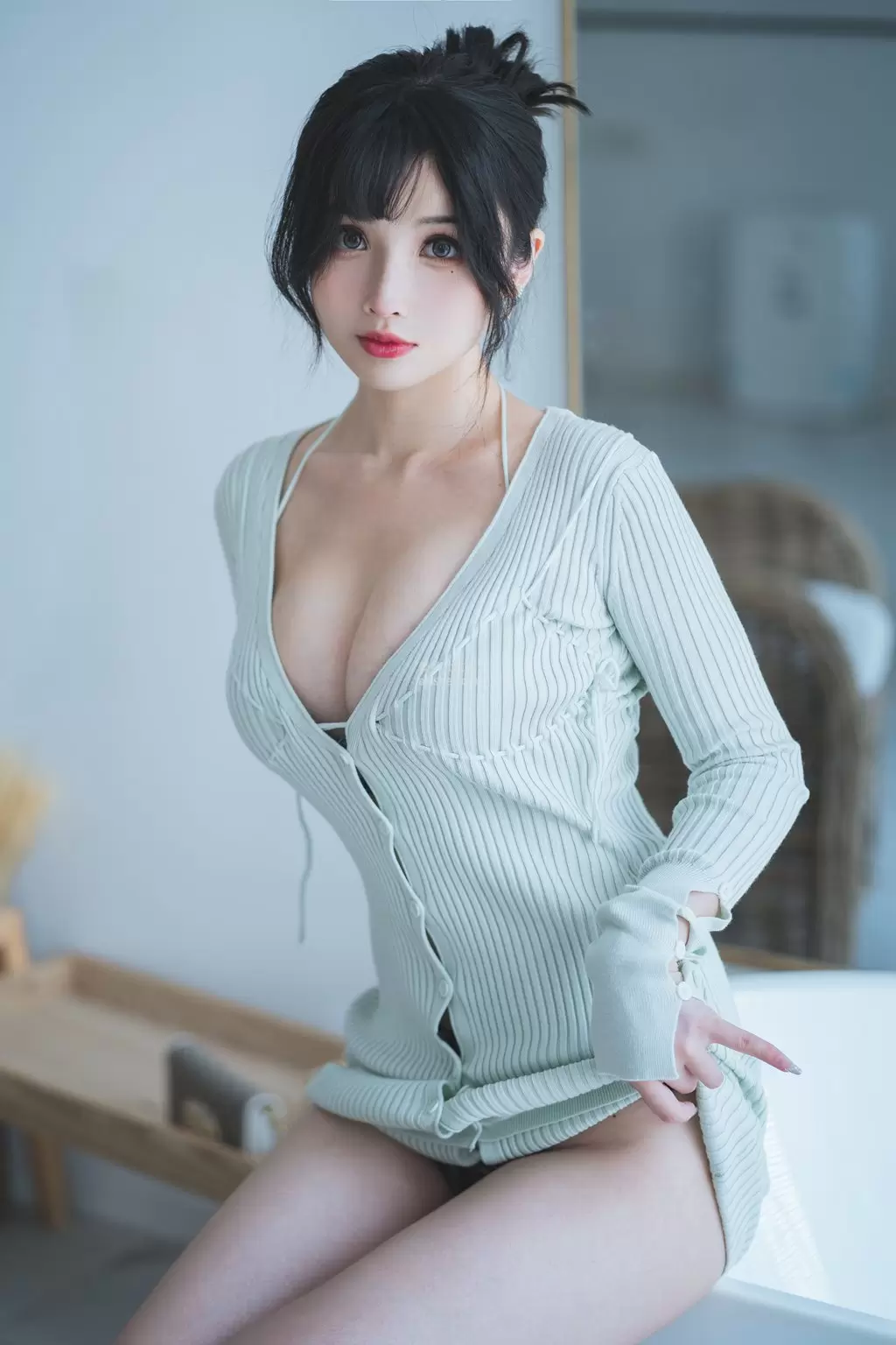 知名动漫Coser@rioko凉凉子 人妻毛衣 写真模特精选套图-丽图阁