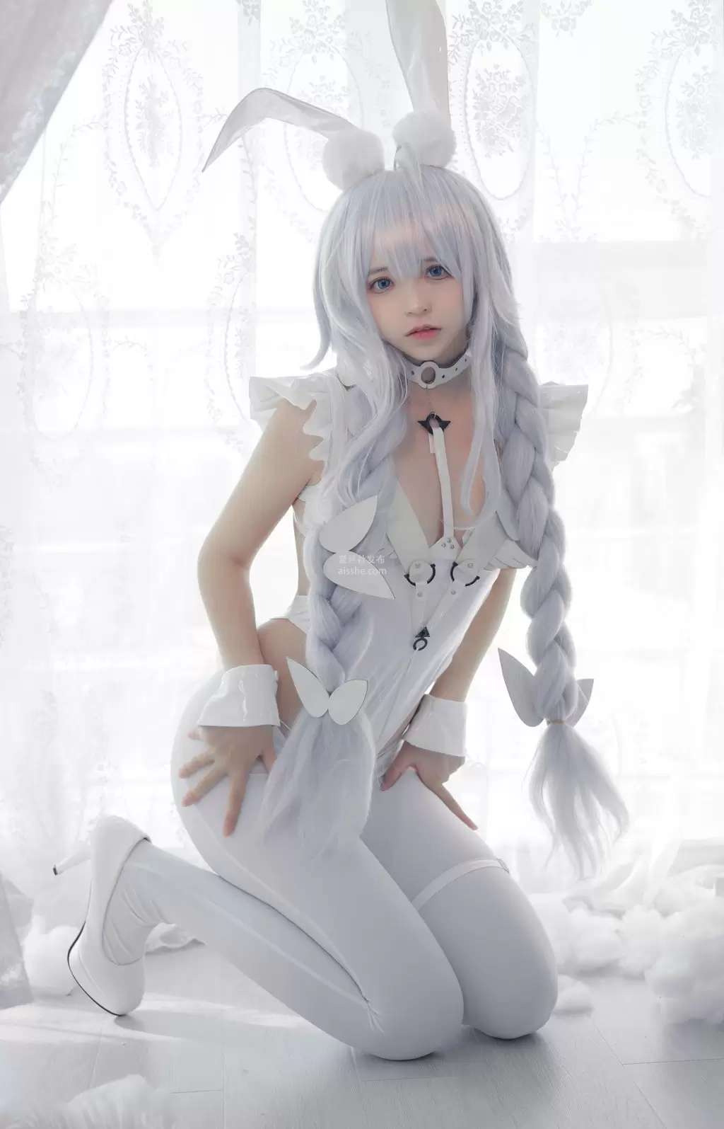 网红Coser@疯猫ss 恶毒 趴床上照片-丽图阁