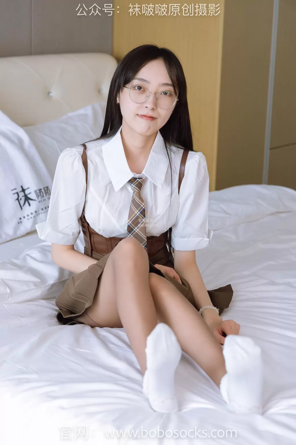 [BoBoSocks袜啵啵] No.133 稚予-高跟长靴 白棉袜 咖啡丝 气质好看的美女套图-丽图阁