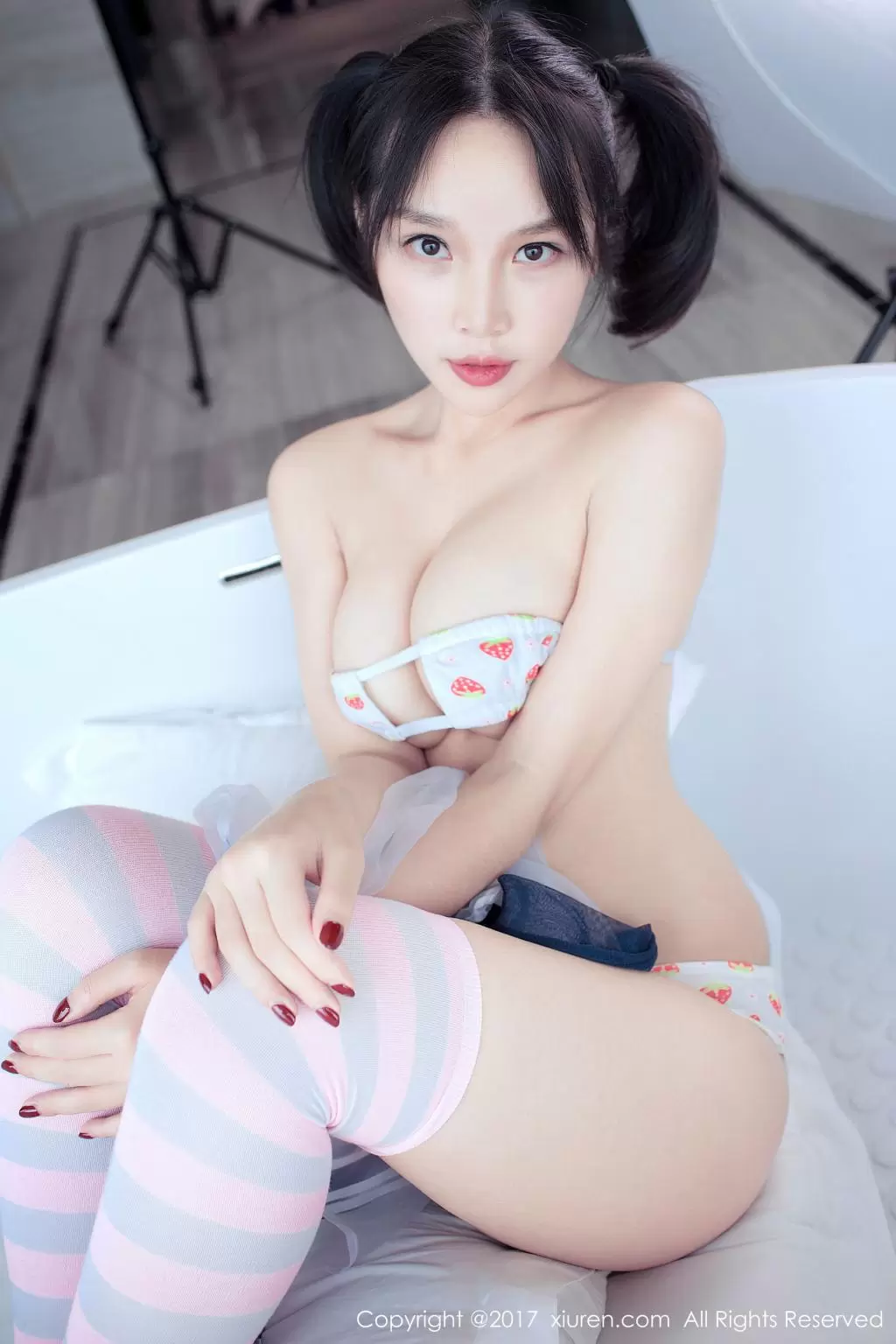 [XiuRen秀人网] NO.861 小纯子 美女摄影街拍写真-丽图阁