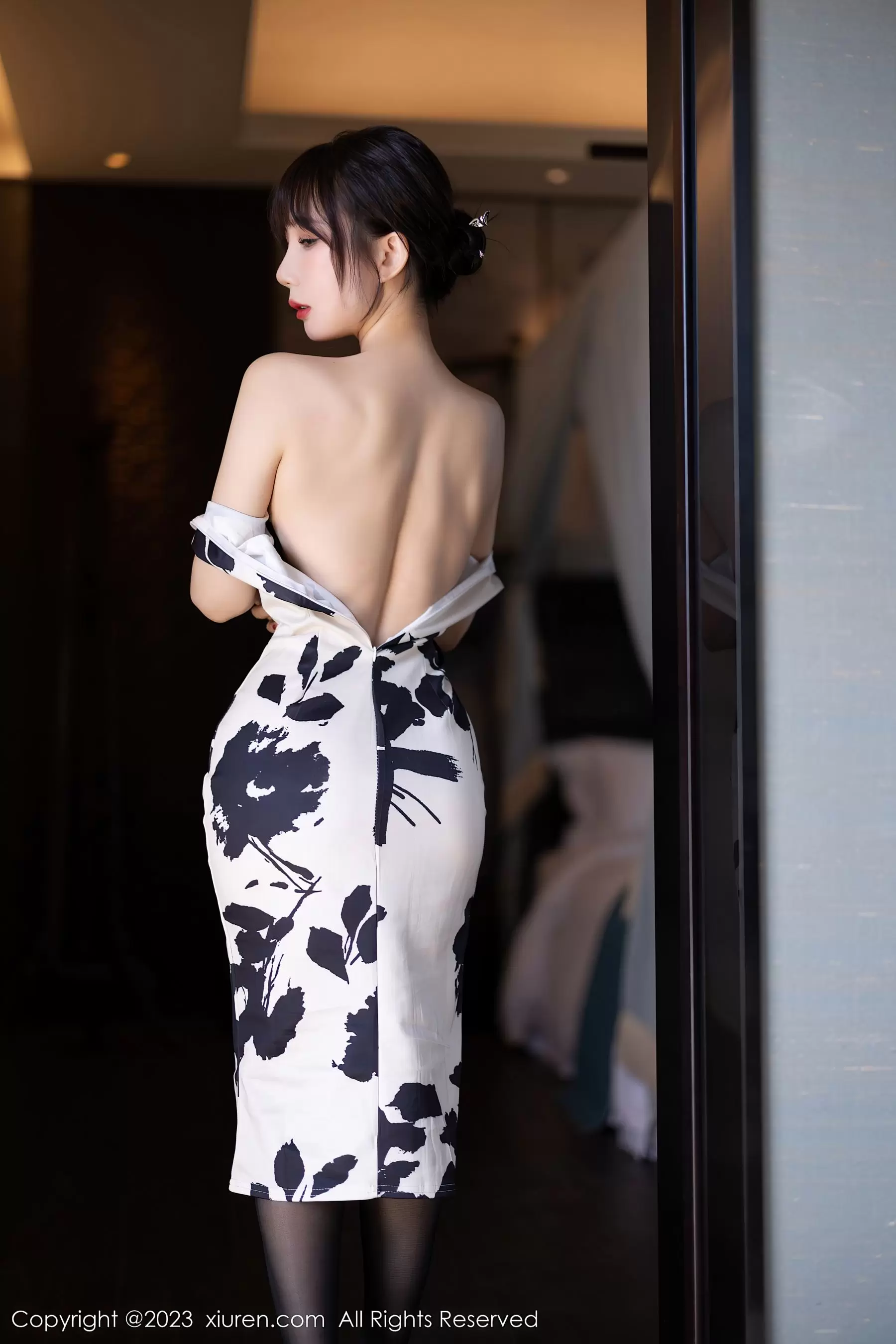 No.6241 波巧酱 清纯美女写真套图-丽图阁