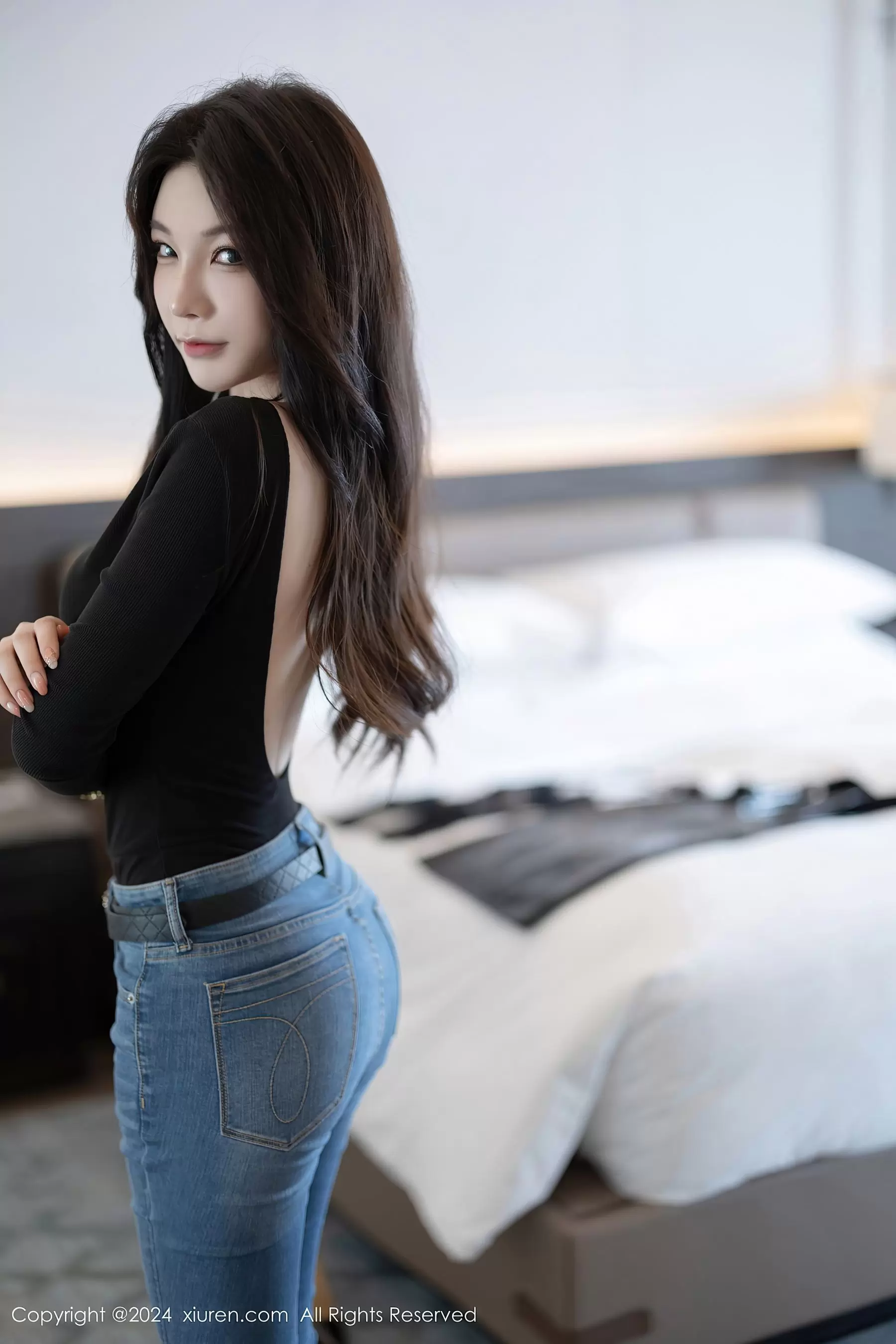 No.8385 徐莉芝Booty 黑丝美腿 美女经典黑丝写真套图-丽图阁