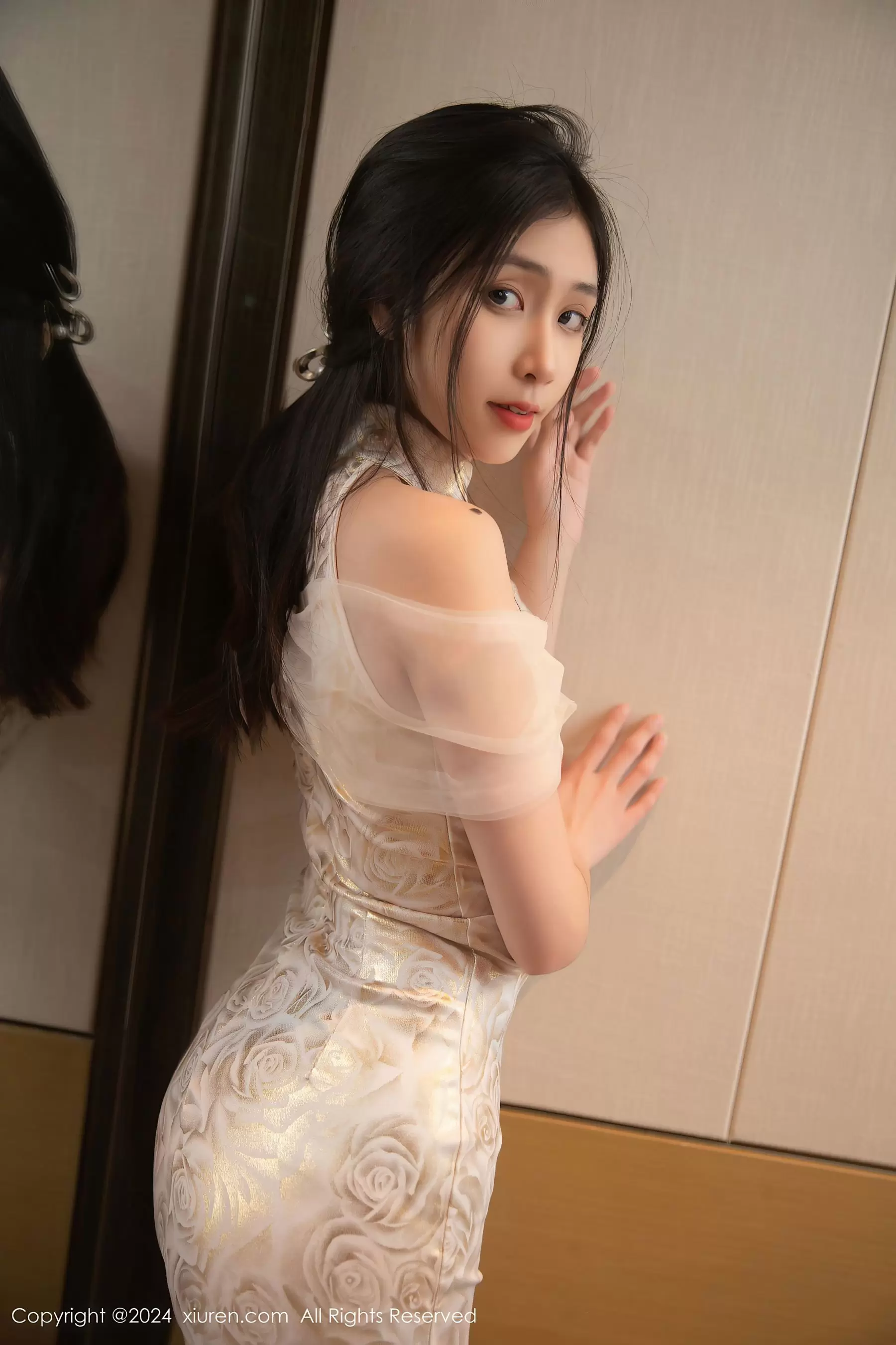 No.9583 刘婷婷 丝袜美腿 高清美女写真壁纸文案图片-丽图阁